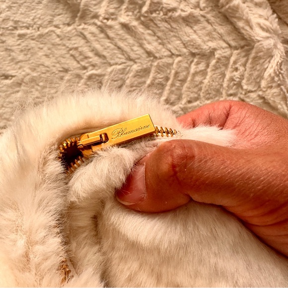 BLUMARINE
Logo faux fur shoulder bag - Picture 5 of 11